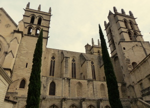 Vue sur la cathédrale Saint Pierre depuis la Fac de médecine